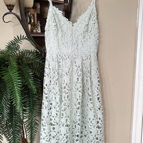 ASTR THE LABEL Lace A Line Midi Dress in Mint Green Eyelet Spaghetti Strap - Picture 6 of 14